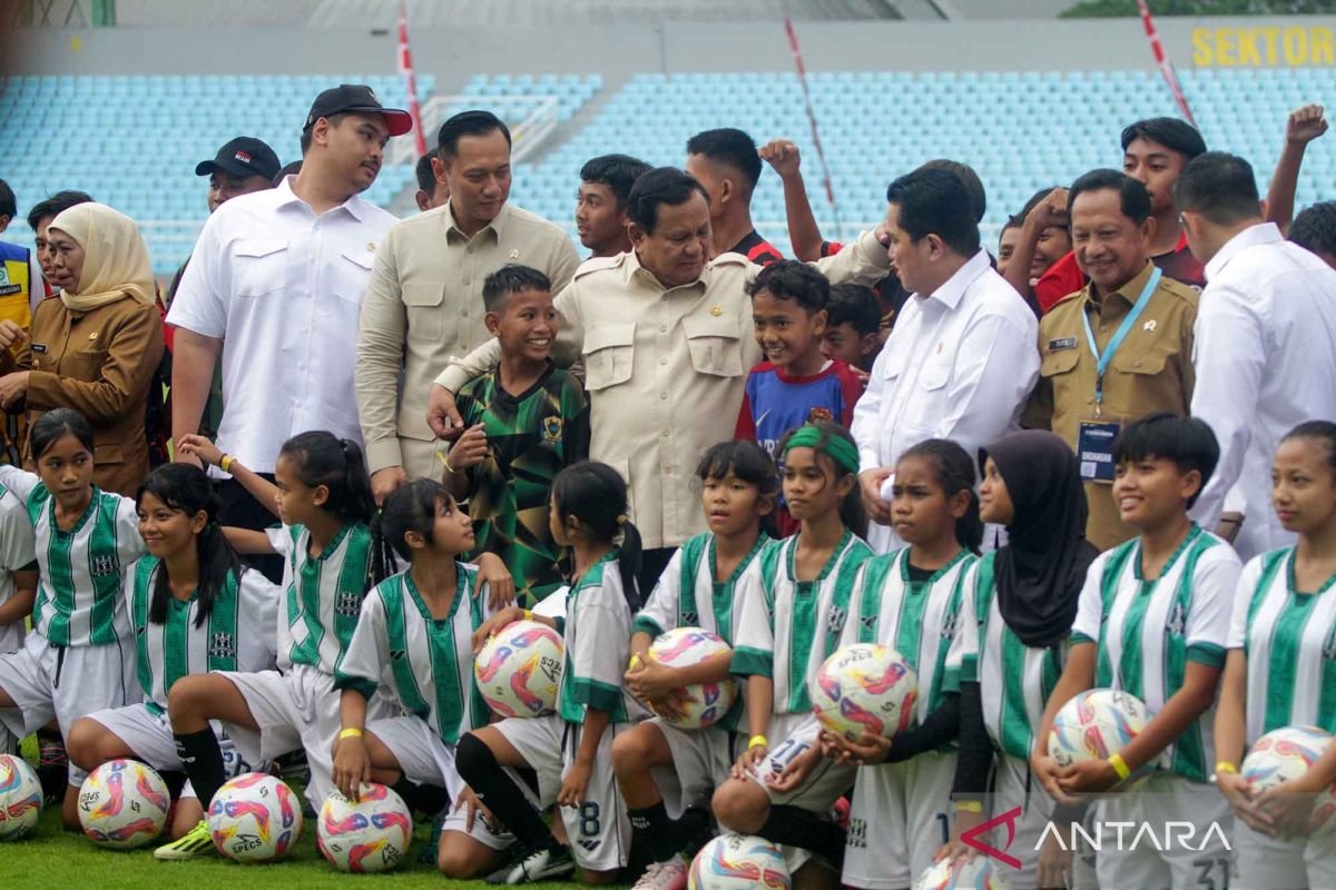Presiden Prabowo Subianto Resmi Meluncurkan 17 Stadion Berstandar FIFA di Indonesia