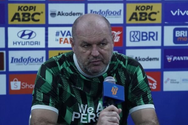 Bojan Hodak: Tantangan Berat bagi Persib Bandung untuk Kalahkan PSS Sleman