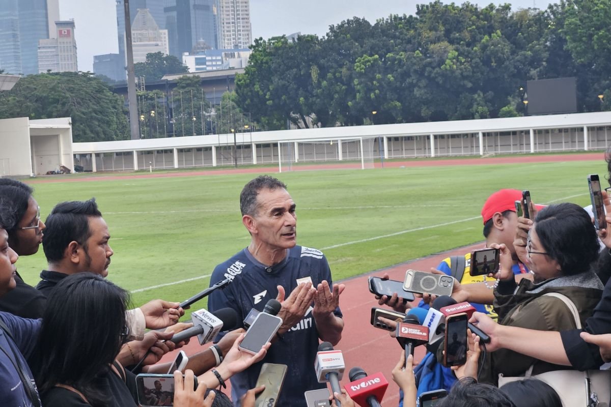 Vanenburg Pilih Pemain Timnas U-23 Secara Mandiri