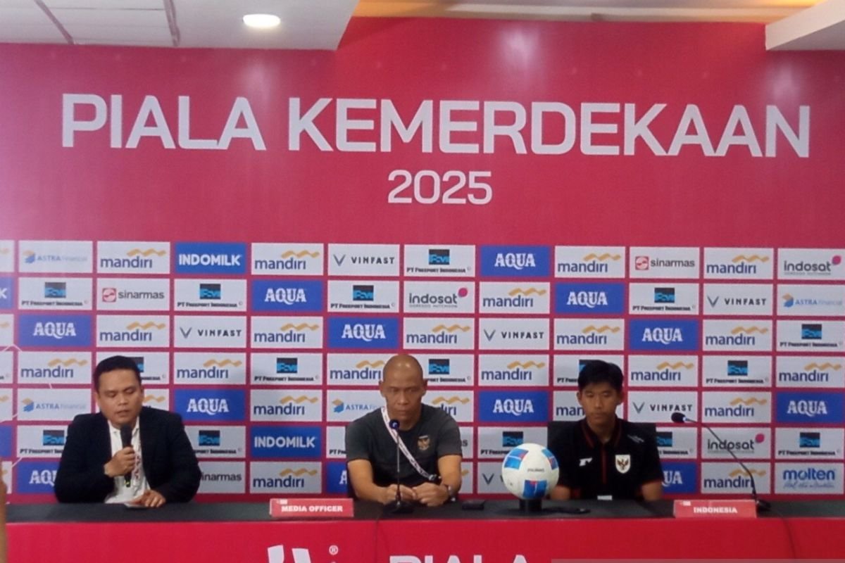 Tentu! Berikut adalah beberapa alternatif untuk judul "Nova Arianto: Nilai Penampilan Timnya Semakin Membaik":

1. "Penilaian Tim Nova Arianto: Performa yang Semakin Meningkat"
2. "Nova Arianto Mengapresiasi Kemajuan Performa Timnya"
3. "Peningkatan Kualitas Tim: Pandangan Nova Arianto"
4. "Nova Arianto: Timnya Tunjukkan Perbaikan yang Signifikan"
5. "Prestasi Meningkat: Nova Arianto Tentang Performa Timnya"

Silakan pilih mana yang paling sesuai!