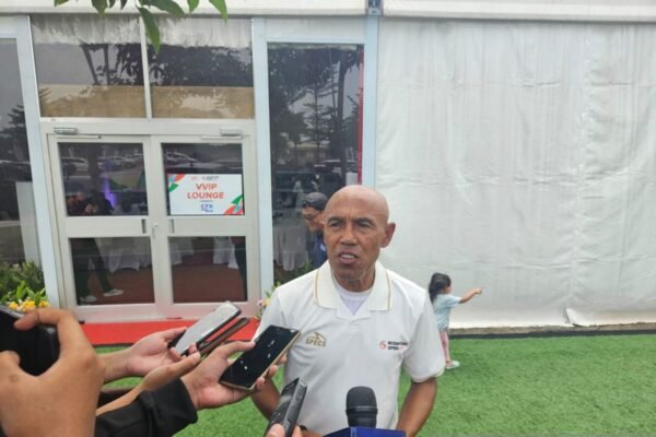 Simon Menanggapi Keputusan Mees Hilgers yang Utamakan Kepentingan Pribadi