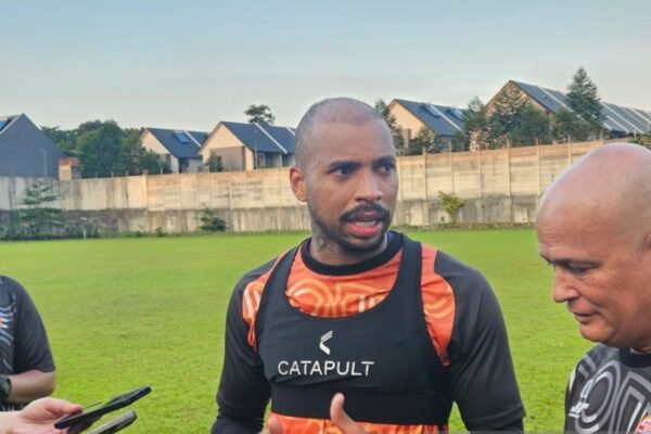 “Gustavo Almeida Tidak Anggap Penyerang Lain Persija Sebagai Rival”